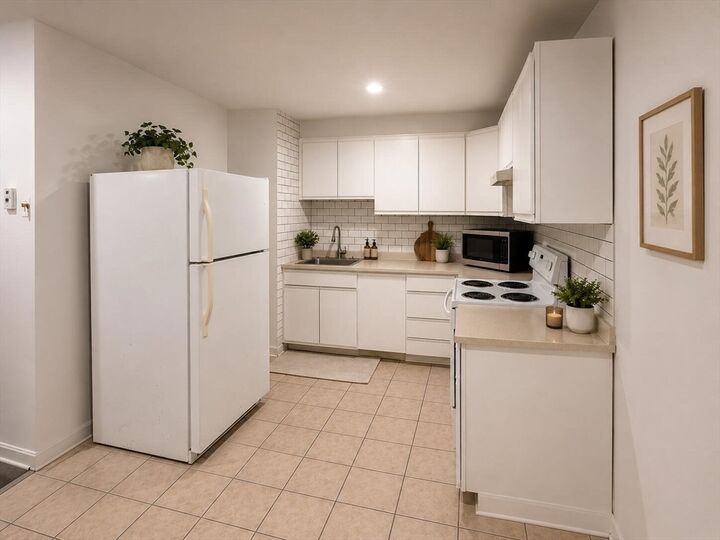 Property Photo:  307 W Main St 1  MA 02601 