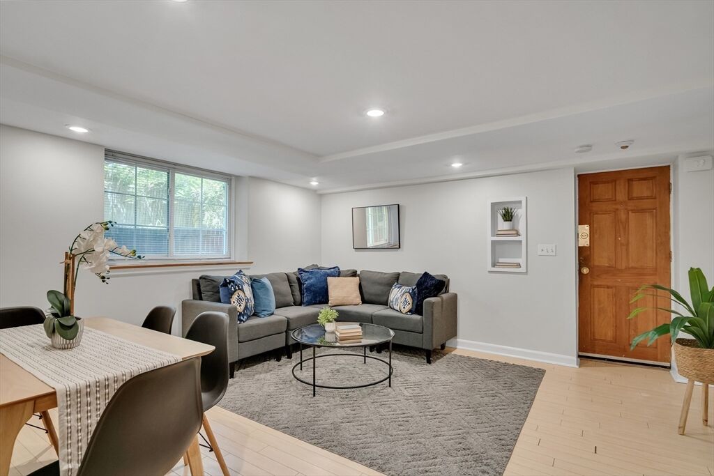 Property Photo:  10 Shepard St 2  MA 02138 