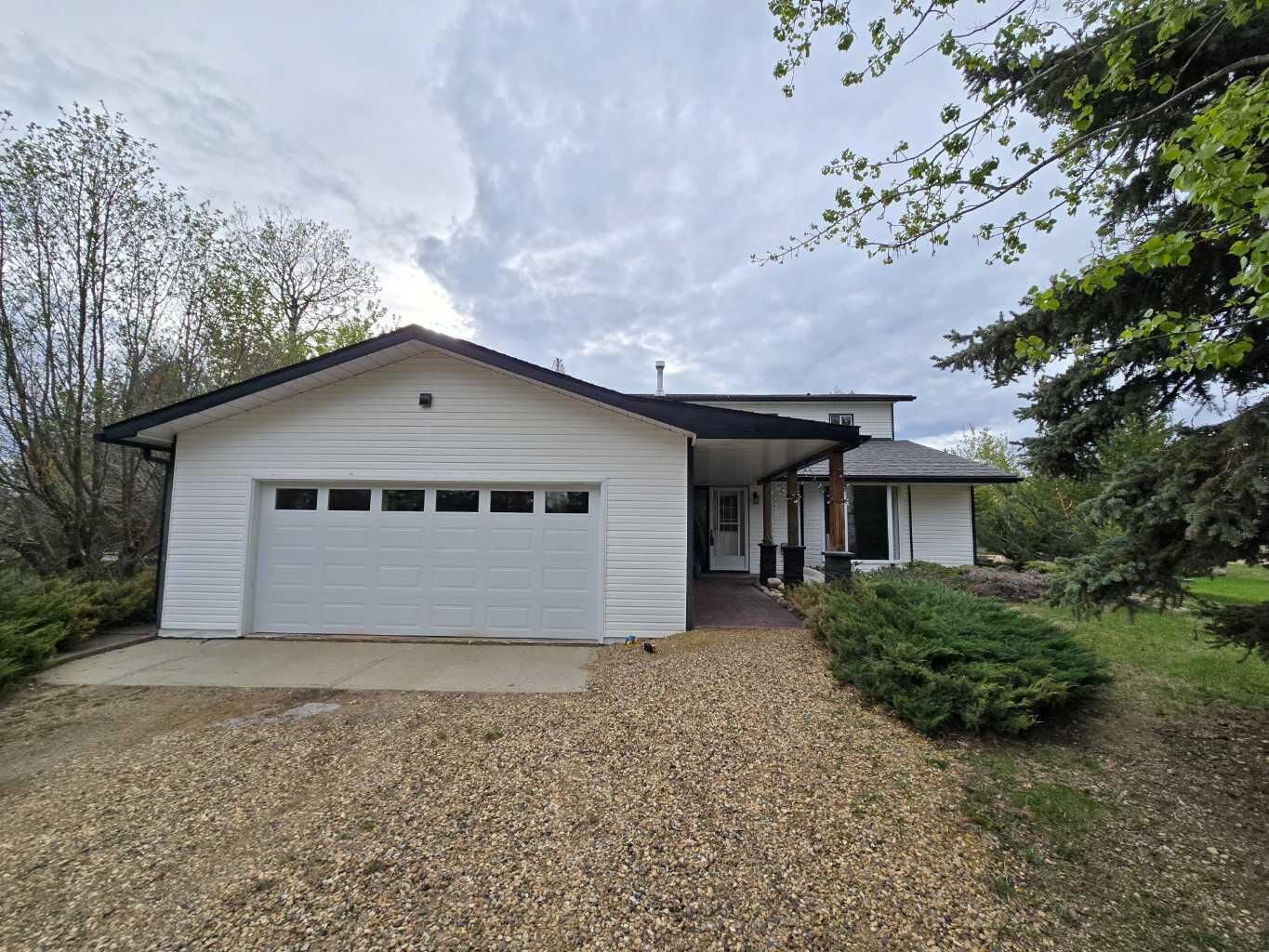 Property Photo:  835034 Range Road 234  AB T0H 1W0 