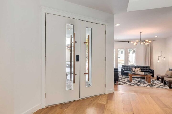 Property Photo:  113 Straddock Terrace SW  AB T3H 2T4 