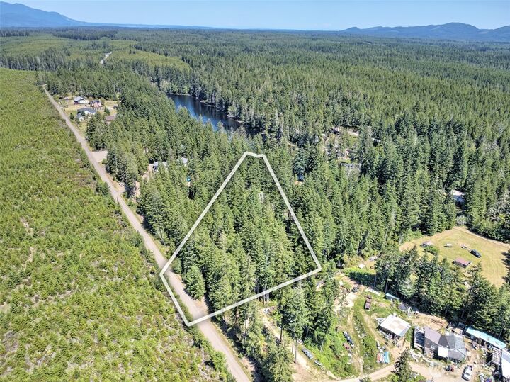 Property Photo: 90 NE Lakeridge Drive WA 98528