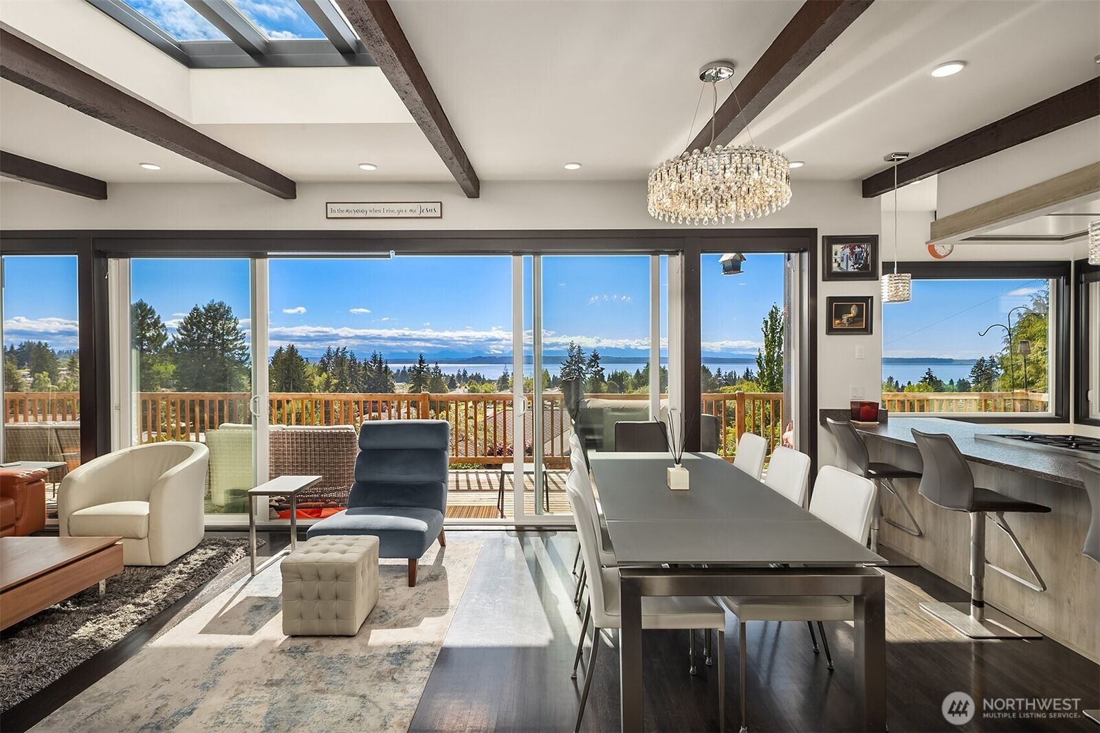 Property Photo: 1116 Vista Place WA 98020