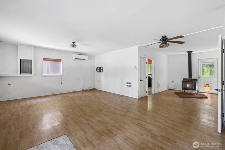 Property Photo: 33 Baskins Road WA 98363