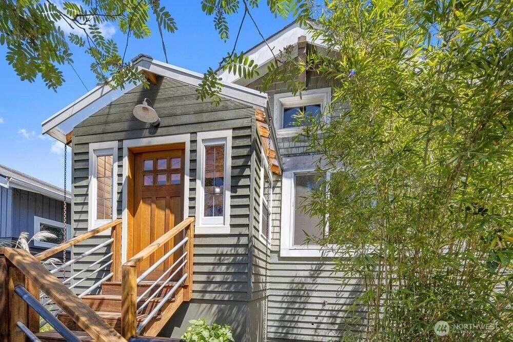Property Photo:  932  Martin Luther King Jr Way  WA 98122 