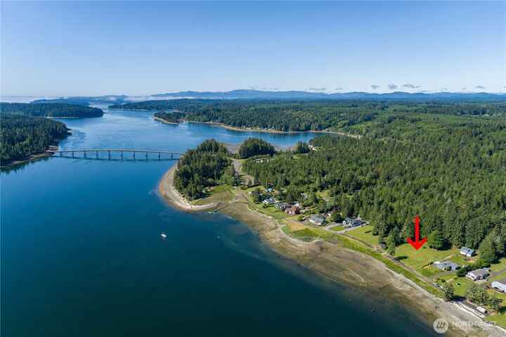 Property Photo:  3081 E Pickering Rd  WA 98584 