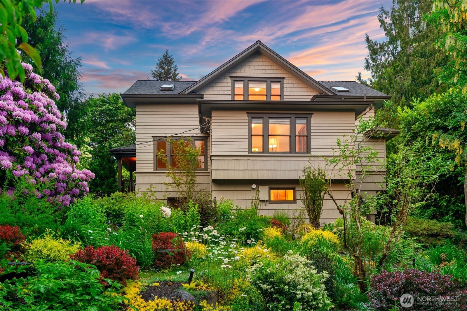 Property Photo: 2701 NE 94th Street WA 98115