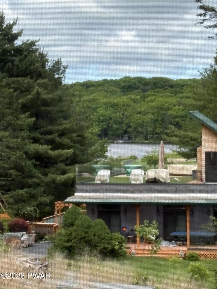 Property Photo:  805 Fairway Court  PA 18428 