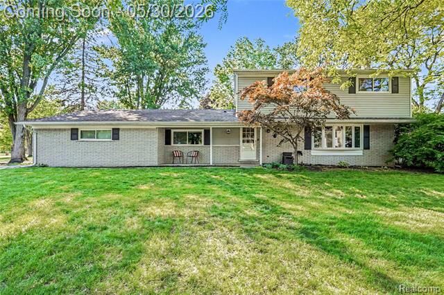 Property Photo:  6275 Westmoor Drive  MI 48316 