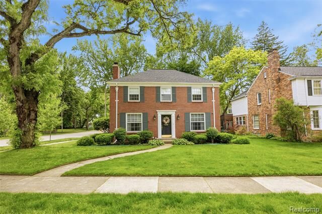 Property Photo:  840 Beechmont Street  MI 48124 