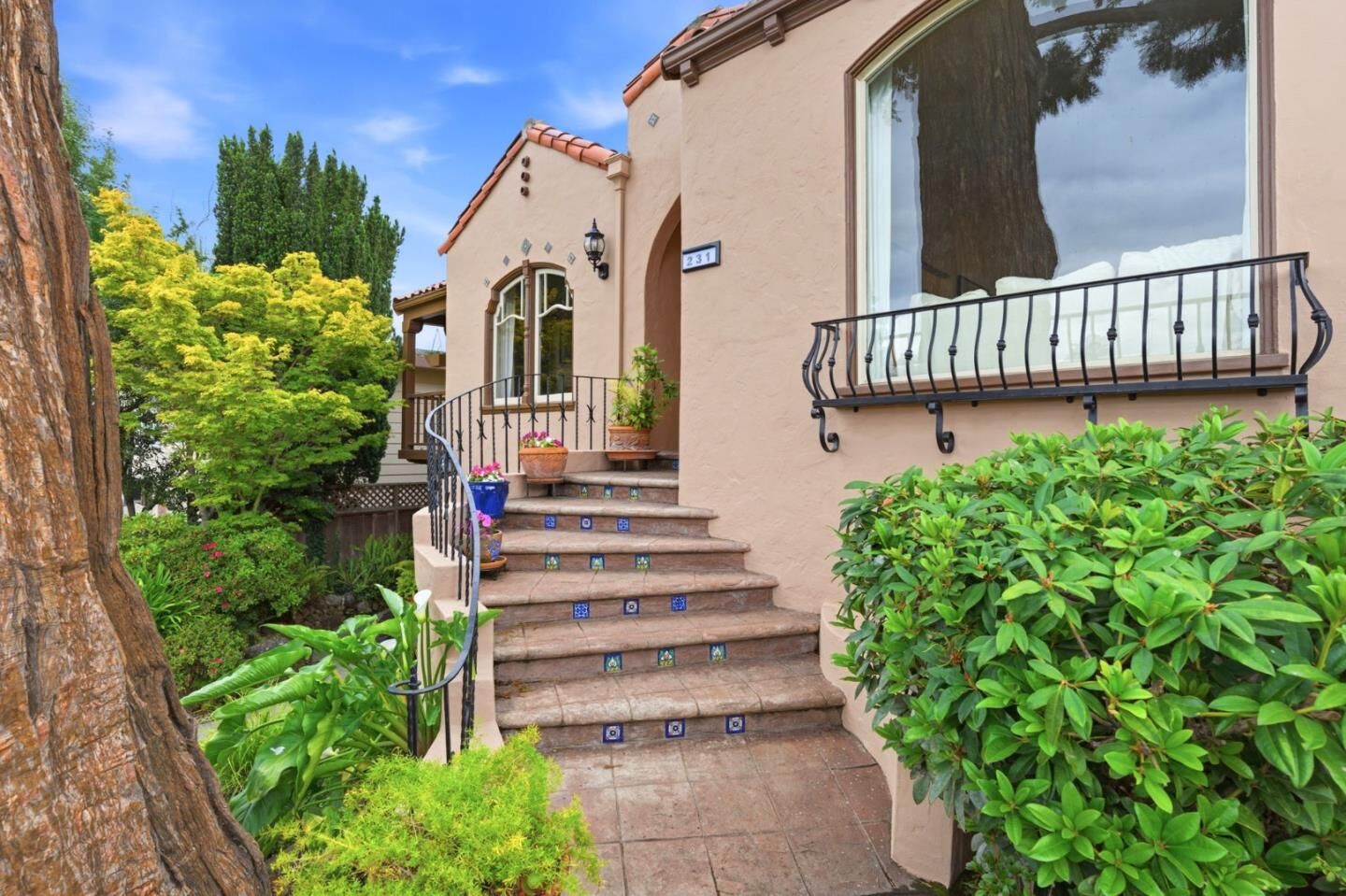 Property Photo:  231 Barclay Avenue  CA 94030 