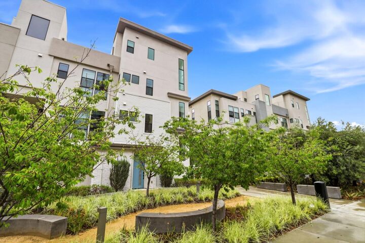 Property Photo:  2960 Sanor 106  CA 95051 