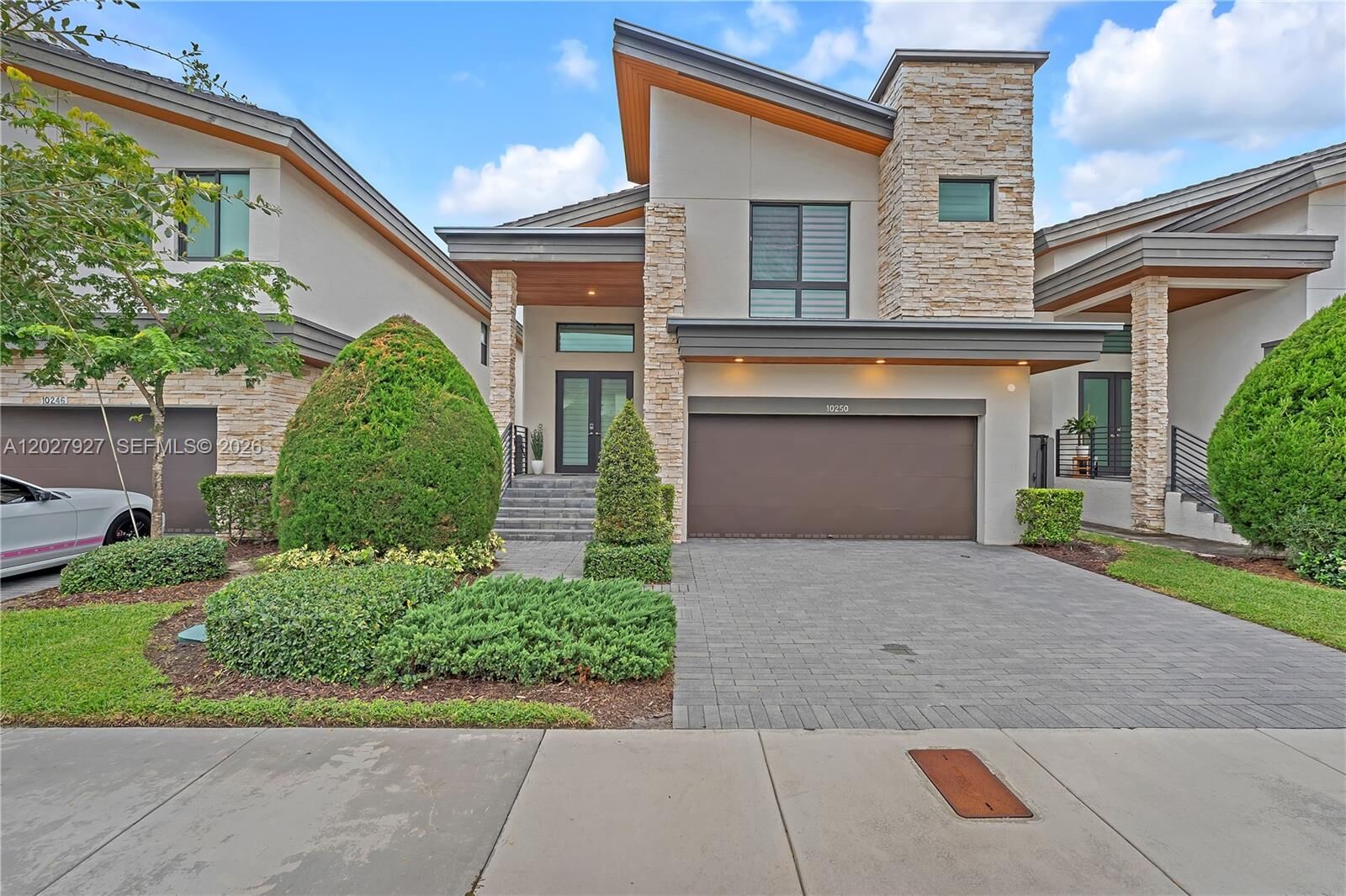 Property Photo:  10250 NW 76th Ter  FL 33178 