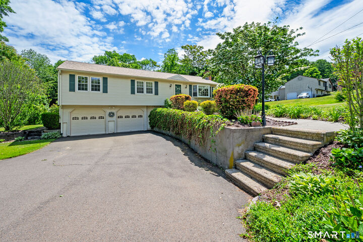 Property Photo: 1611 Shepard Avenue CT 06518