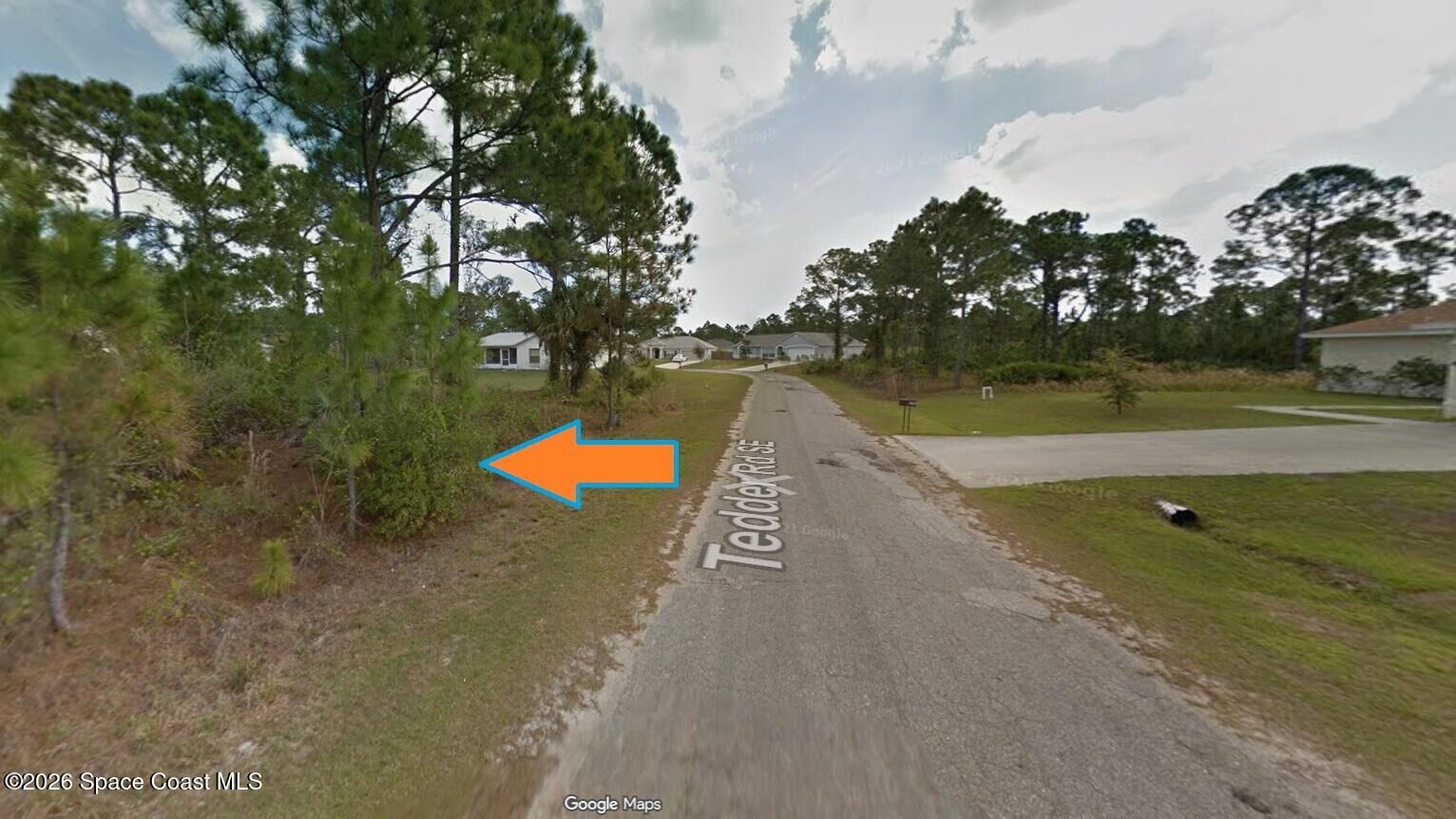 Property Photo: 821 Tedder Road SE FL 32909