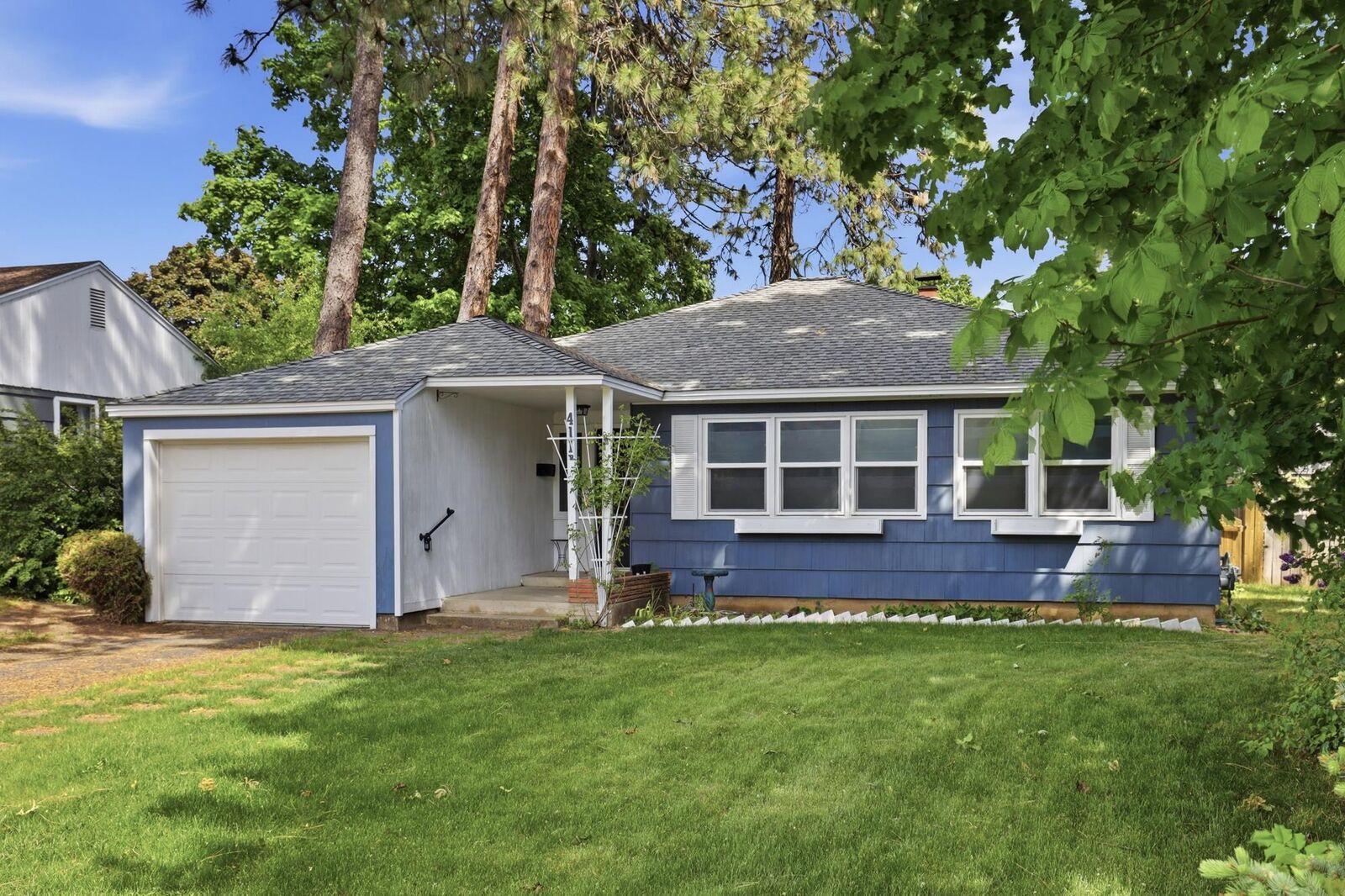 Property Photo: 4117 S Latawah St WA 99203