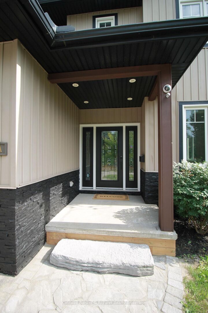 Property Photo: 138A Victoria Street ON N3Y 1L8