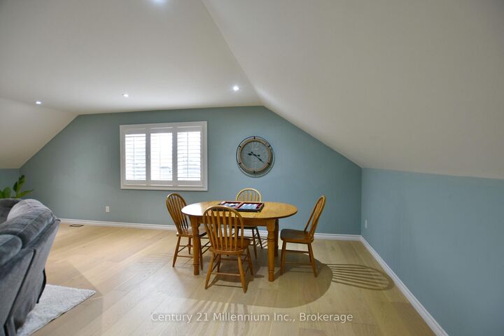 Property Photo:  117 Stanley Street  ON L9Y 0G3 