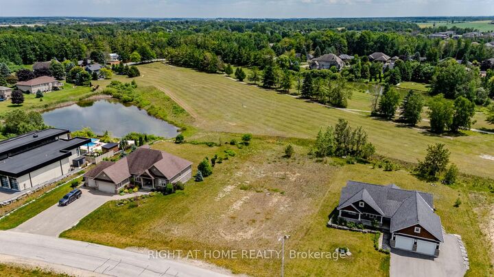 8 Deanna Drive — photo 1