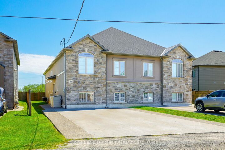 Property Photo: 44 Cleveland Street ON L2V 3K4