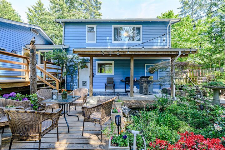 Property Photo: 105 Byron Rd BC V8K 1C8