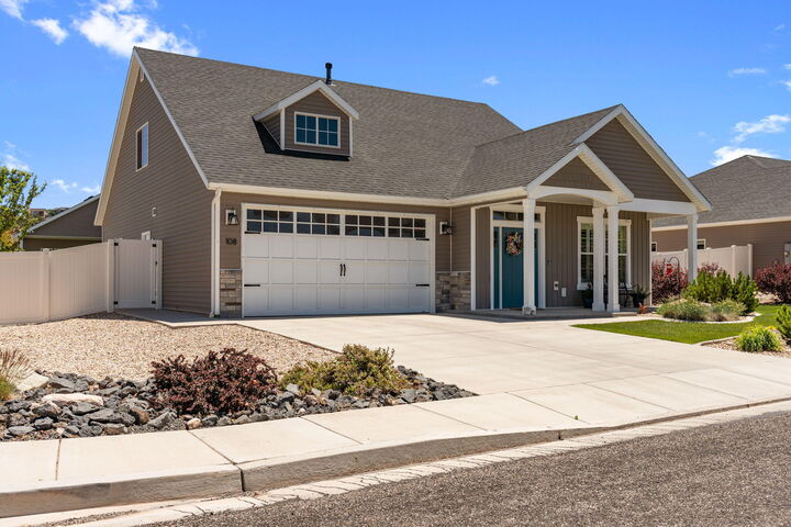 Property Photo: 108 N Windsor Rd UT 84720