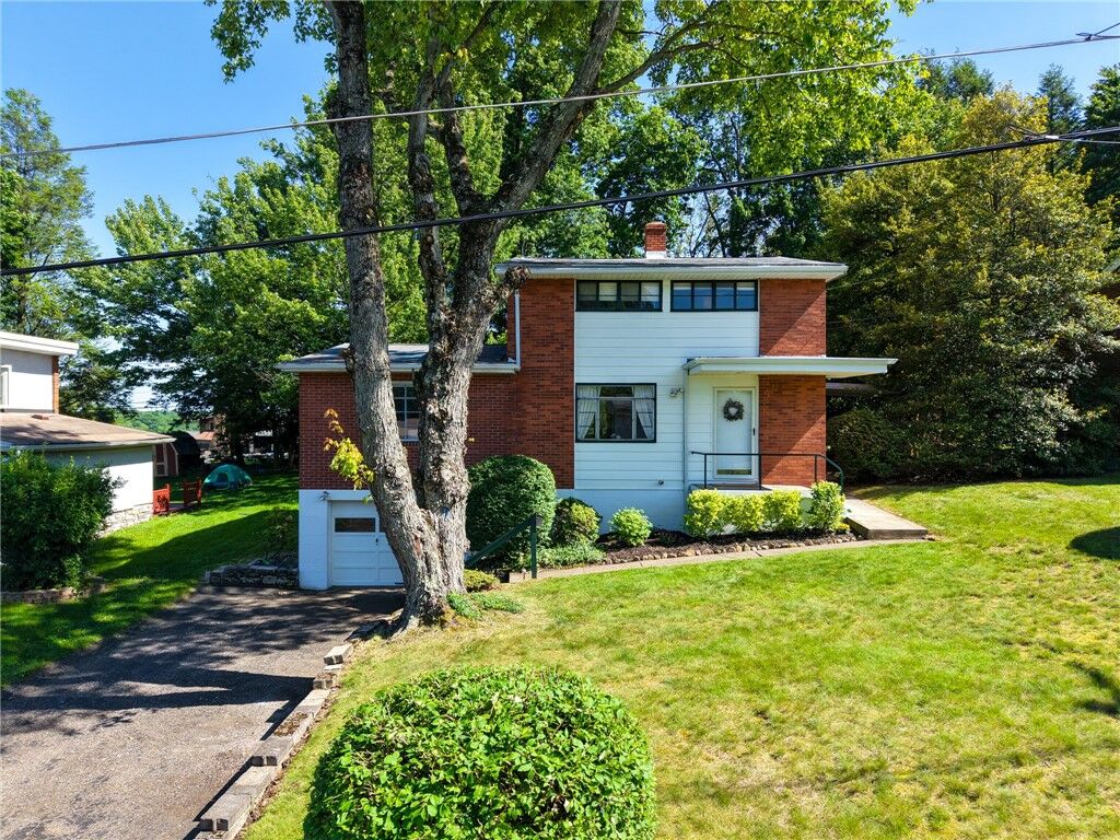Property Photo:  106 Primrose Ave  PA 15116 