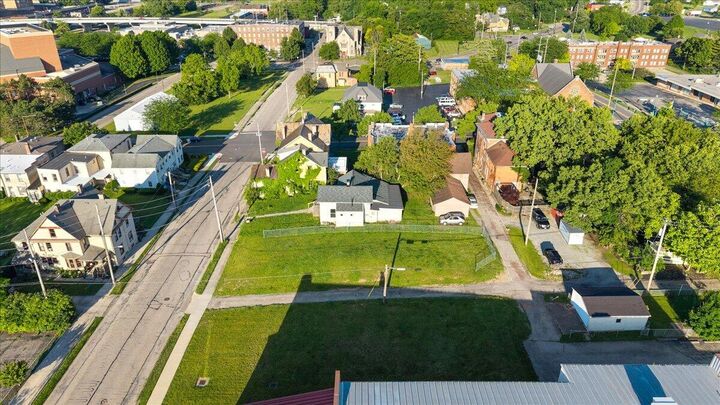 Property Photo:  7 W Mulberry Street  OH 45506 