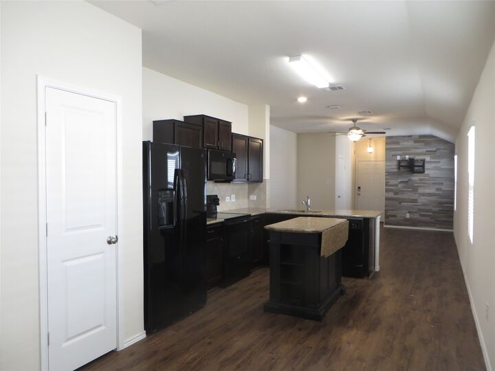 Property Photo:  400 Major Lee Lane 3H  TX 76537 