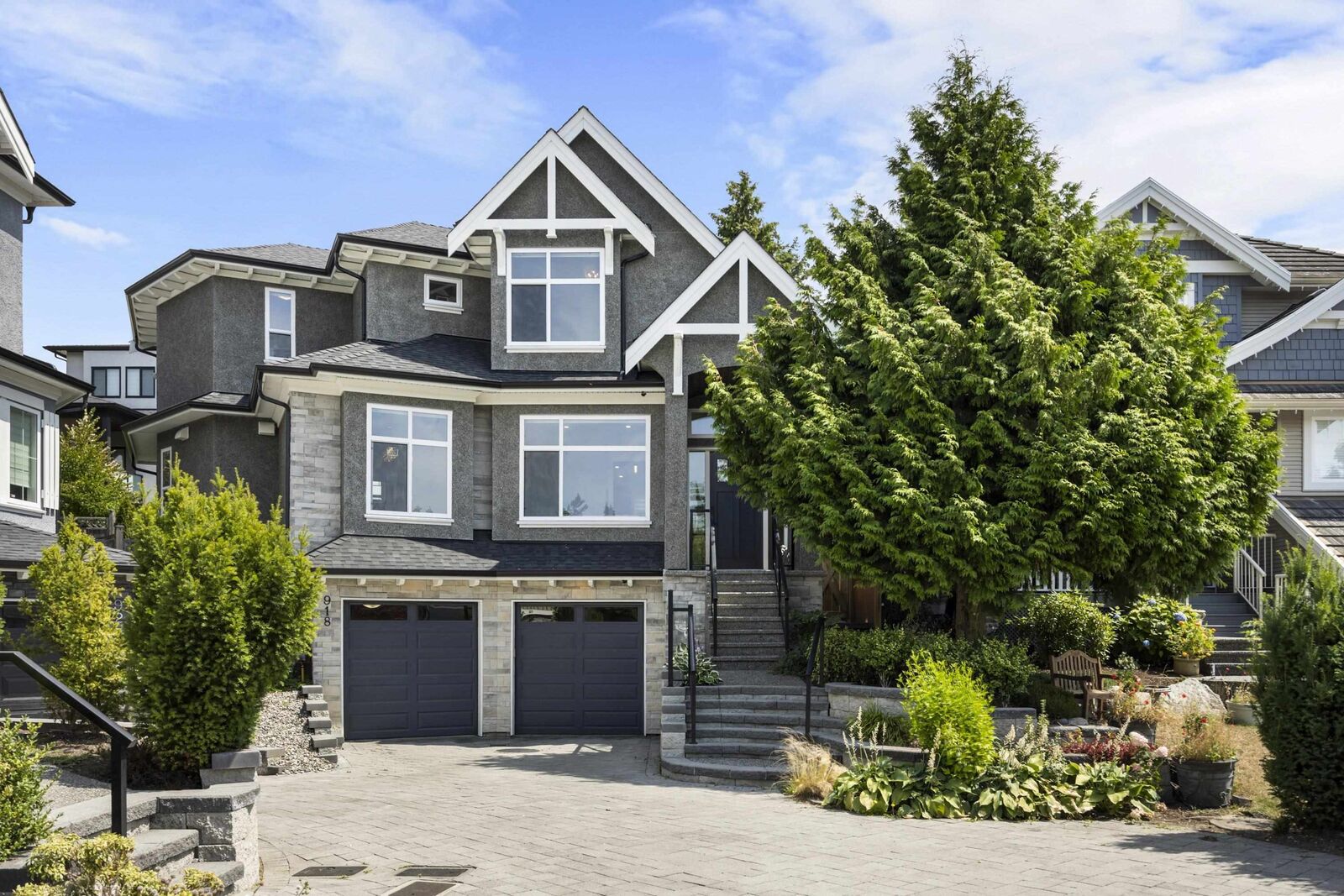 Property Photo: 918 163 Street BC V4A 4Y4