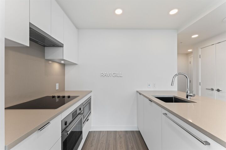 13675 107A Avenue 2609 — photo 1