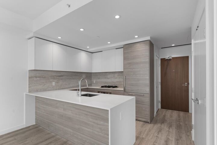Property Photo:  660 Quayside Drive 1405  BC V3M 0P2 