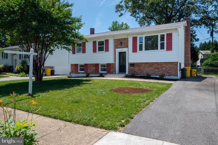 Property Photo:  524 Patricia Court  MD 21113 