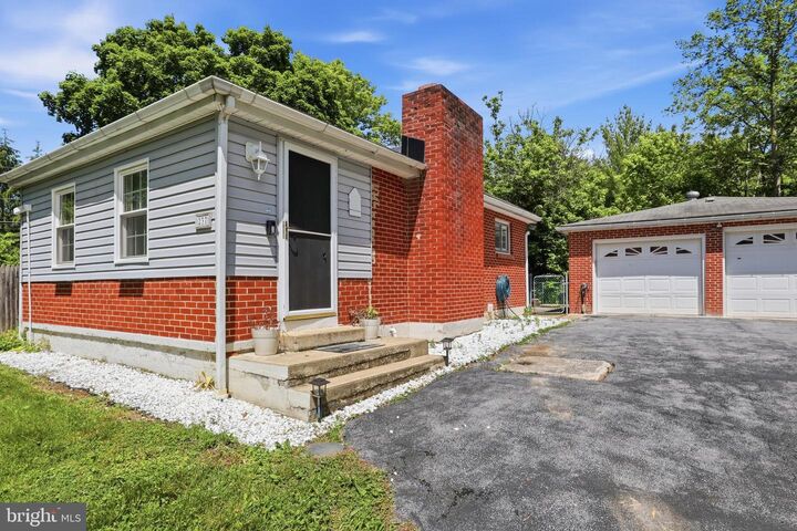 Property Photo:  237 Piketown Road  PA 17112 