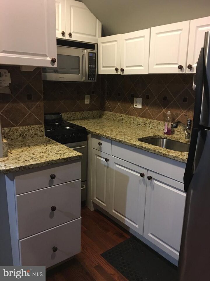 Property Photo:  1016 Crestfield Drive  MD 20850 