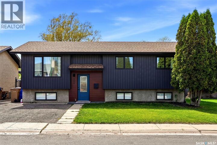 Property Photo: 306 Howe Place SK S4R 8M5