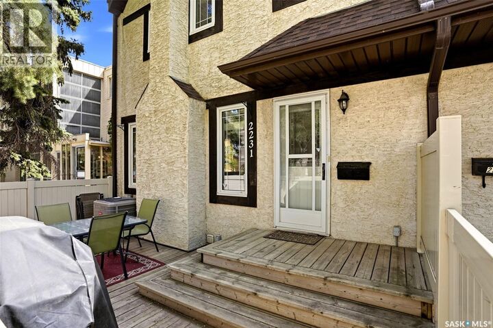 Property Photo:  2231 McIntyre Street  SK S4P 2S1 
