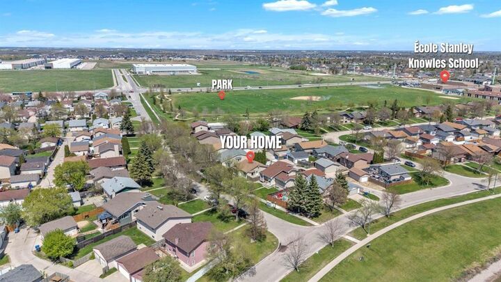 Property Photo: 11 Groverdale Avenue MB R2R 2G4