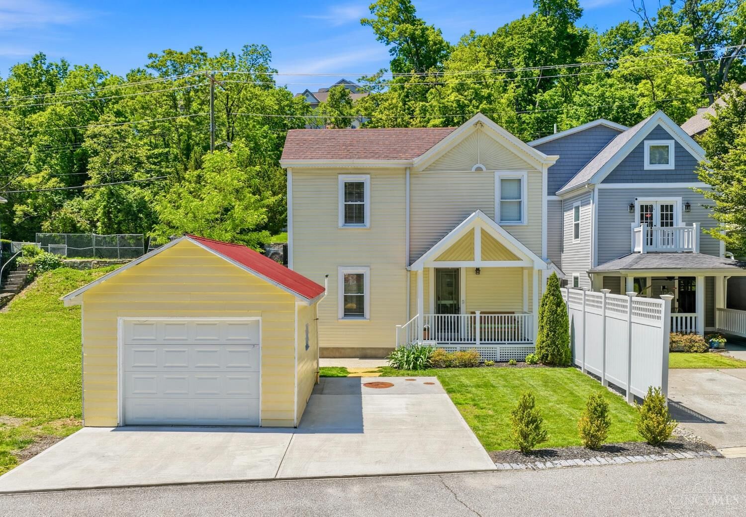 Property Photo:  536 Delta Avenue  OH 45226 