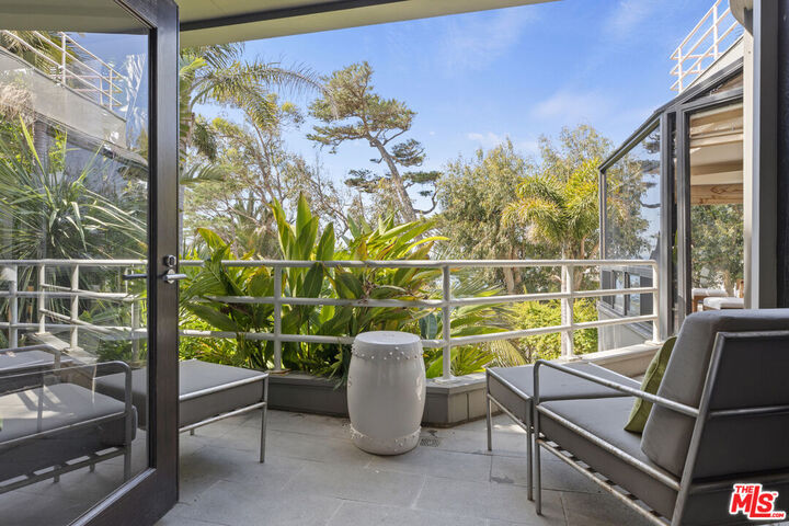 Property Photo:  31833 Sea Level Dr  CA 90265 