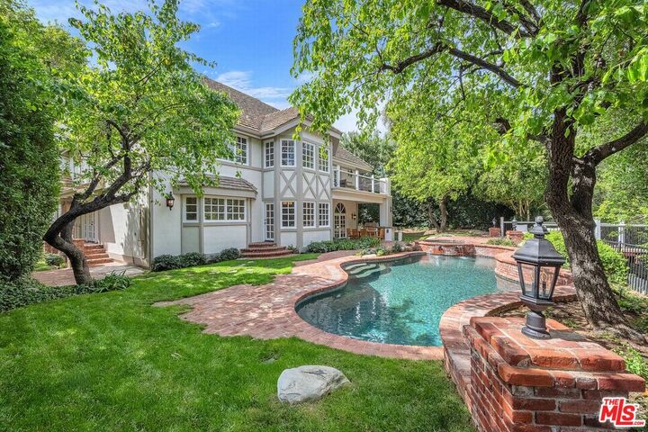 Property Photo:  3225 Iredell Ln  CA 91604 