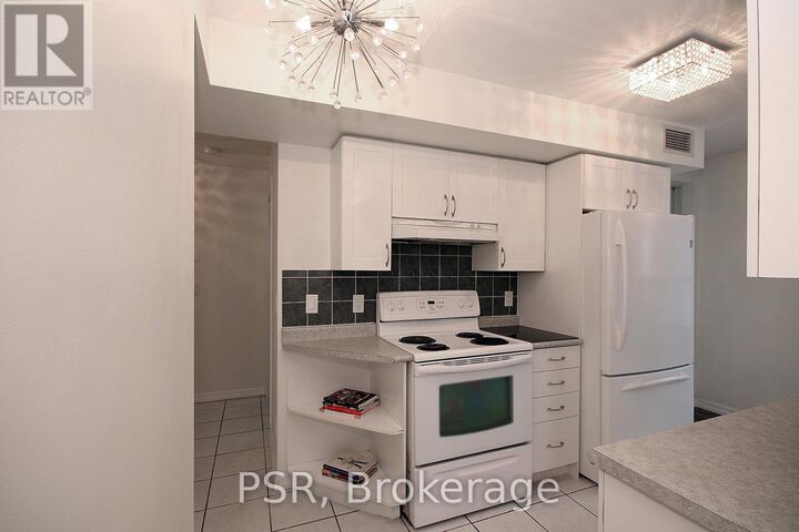 Property Photo:  4 Elsinore Path 404  ON M8V 4G7 