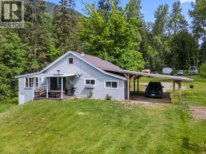 Property Photo: 5510 Duck Creek Road BC V0B 2N2