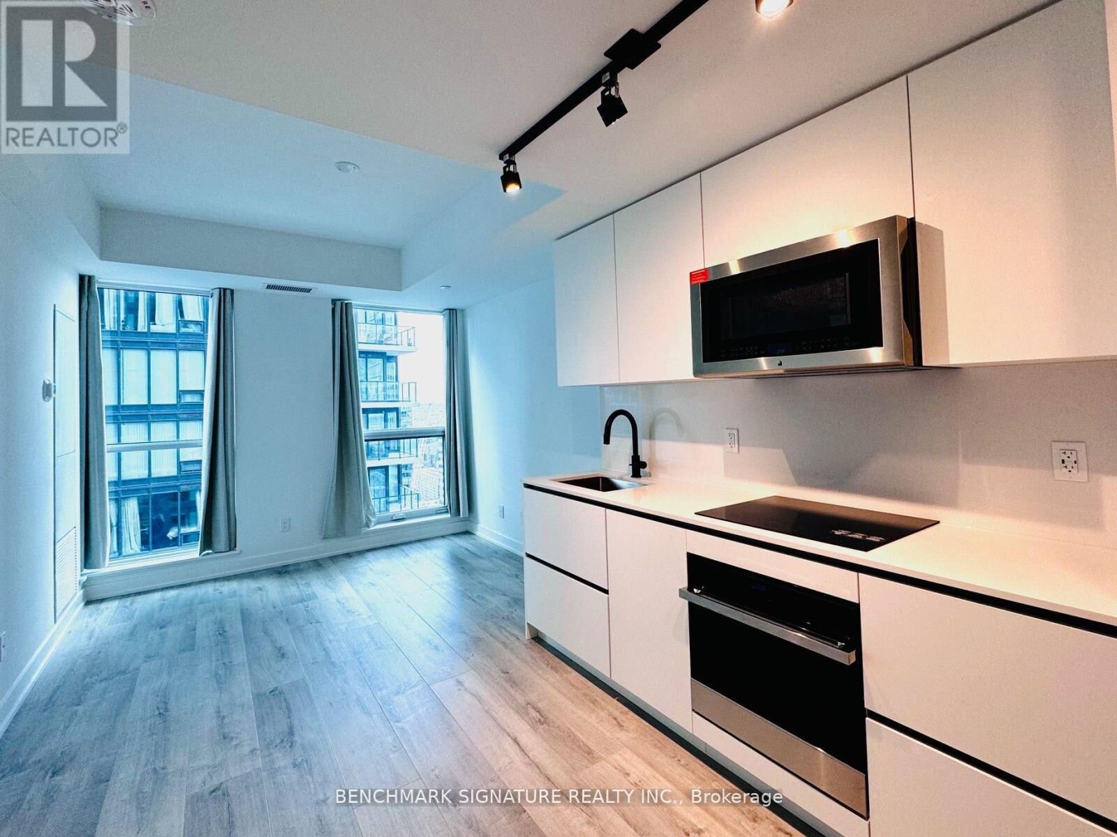 Property Photo:  327 King Street West 3705  ON M5C 0W7 