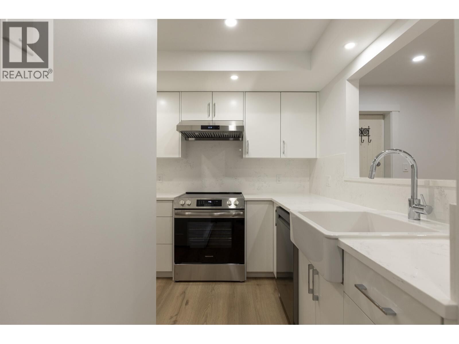 Property Photo:  3787 Pender Street 102  BC V5C 2L2 