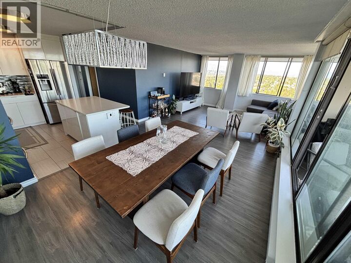 Property Photo:  6540 Burlington Avenue 1903  BC V5H 4G3 