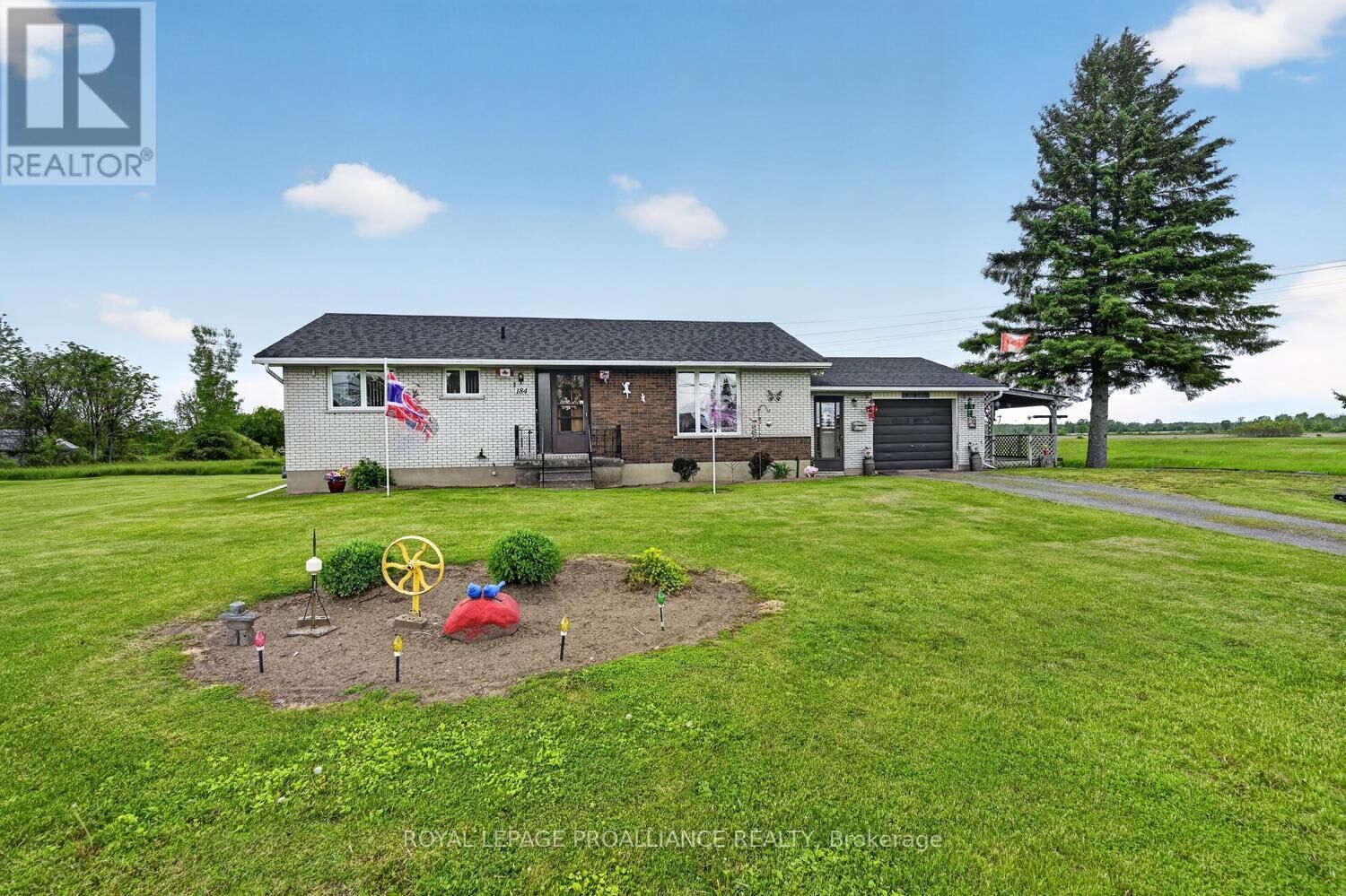 Property Photo: 184 Shanly Road ON K0E 1E0