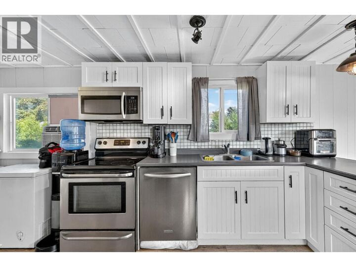 Property Photo: 8945 Hwy 97N Other 34 BC V4V 1E8