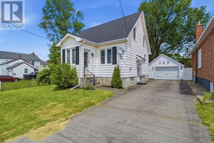 Property Photo:  165 Lingham Street  ON K8N 3T3 