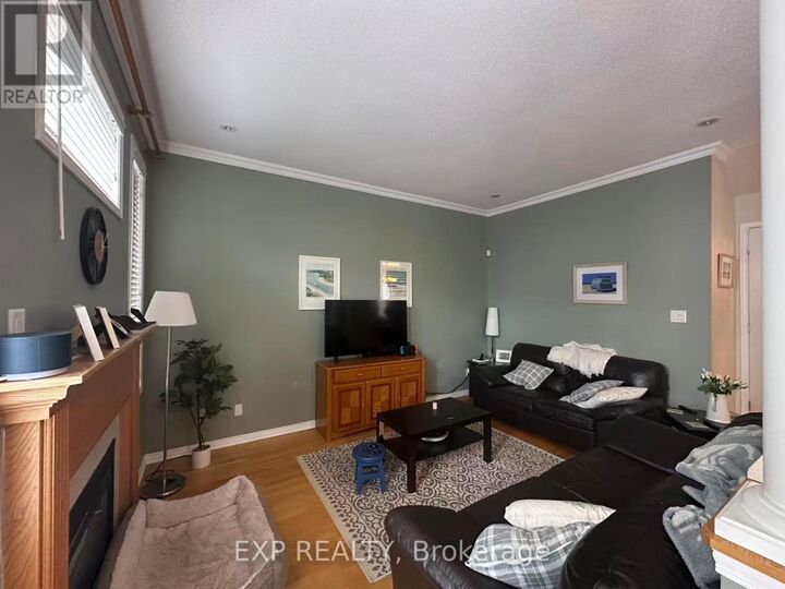 Property Photo:  256 Scout Street  ON K2C 4E6 