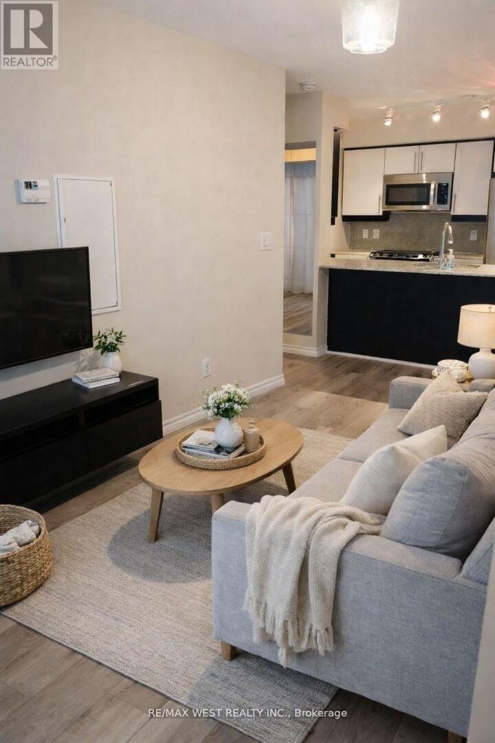 Property Photo:  38 Grand Magazine Street 342  ON M5V 0B1 
